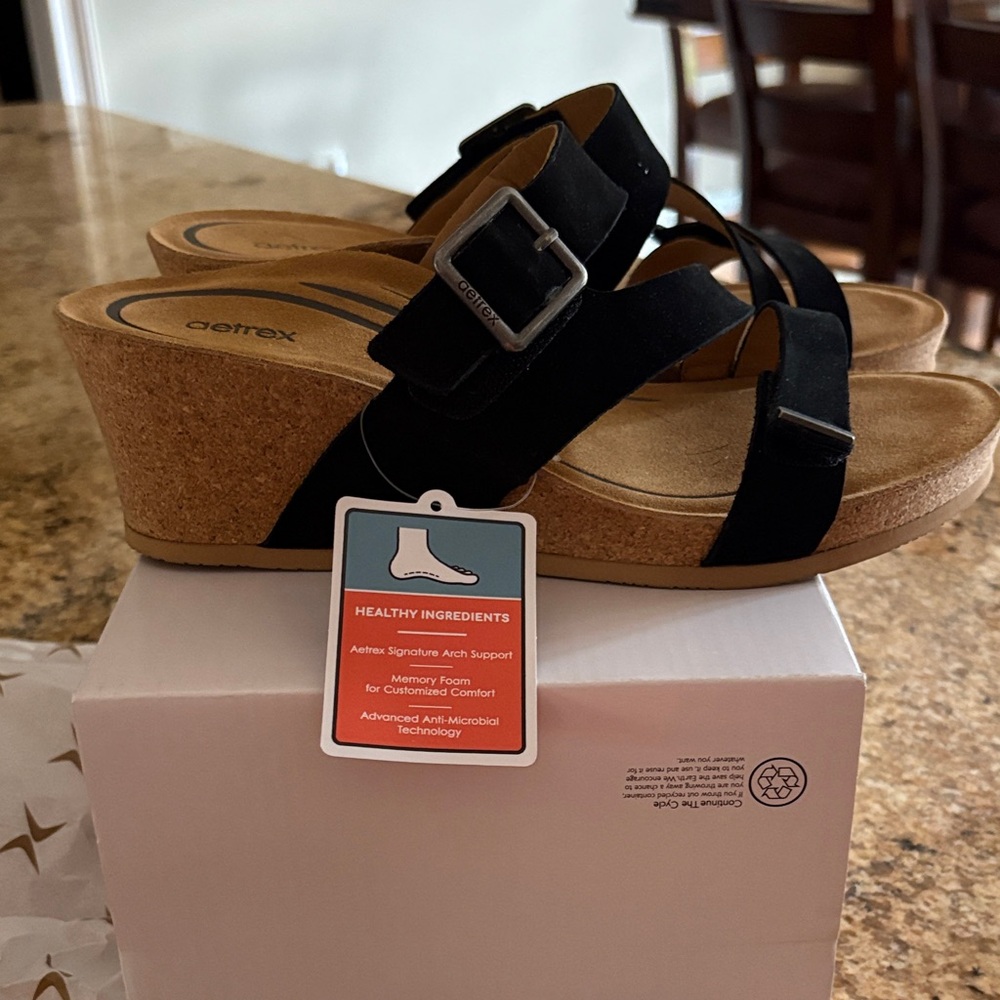 NWT Aetrex KIMMY Black leather Wedge Sandals with Cork Sole